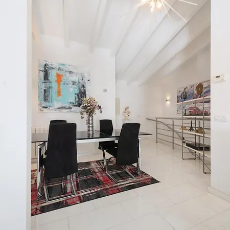 ヴィラ Casa Varna -